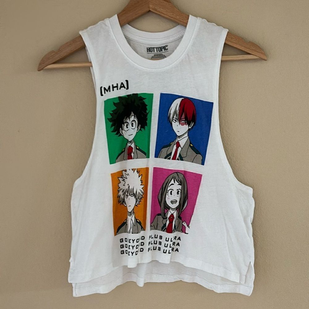 Hot Topic Anime white tank top Crop Top medium‎